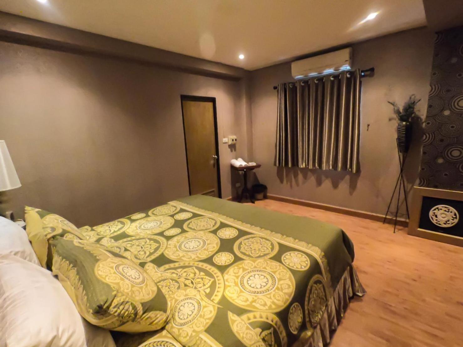 Inspire House Hotel Chiang Mai Buitenkant foto